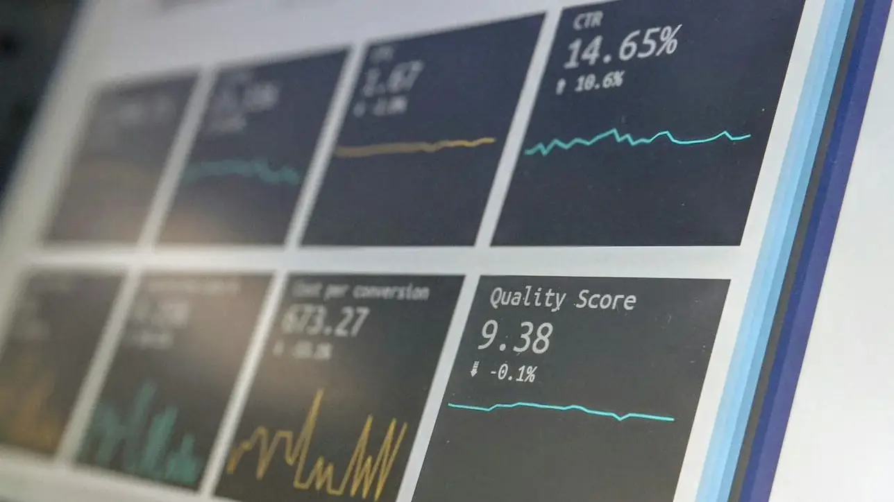 Tablero de indicadores en una pantalla